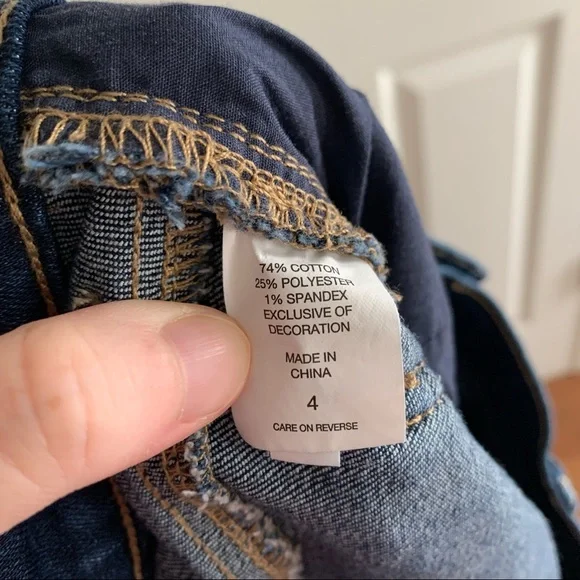 New York & Company denim shorts, size 4 - Picture 5 of 5